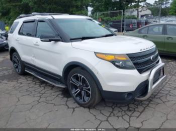  Salvage Ford Explorer