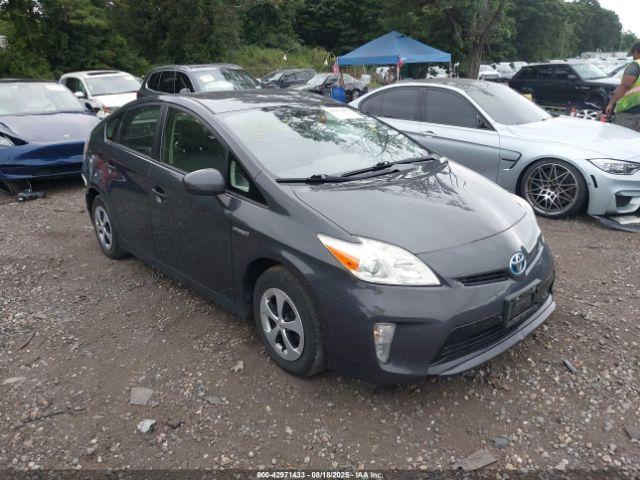  Salvage Toyota Prius