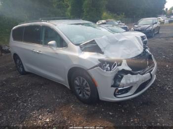  Salvage Chrysler Pacifica