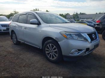  Salvage Nissan Pathfinder