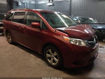  Salvage Toyota Sienna