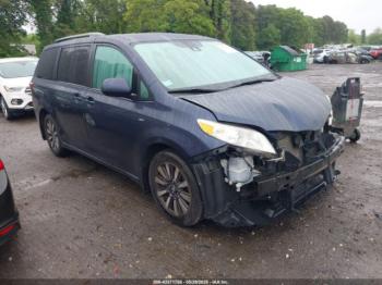  Salvage Toyota Sienna