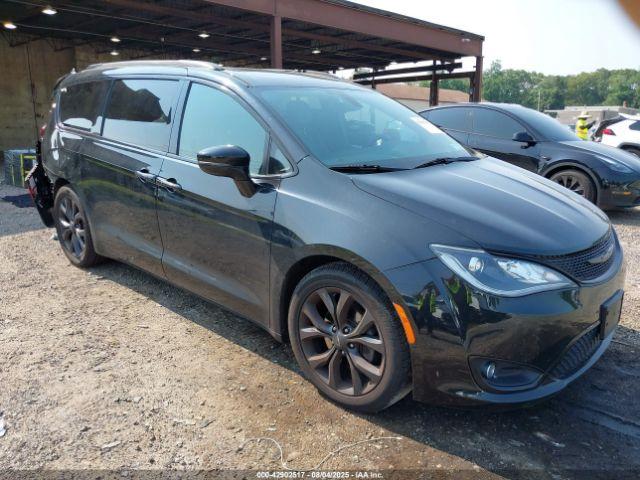  Salvage Chrysler Pacifica
