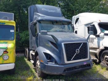  Salvage Volvo Vnr