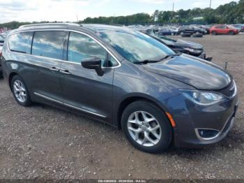  Salvage Chrysler Pacifica