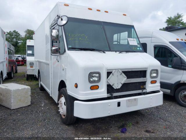  Salvage Freightliner Chassis