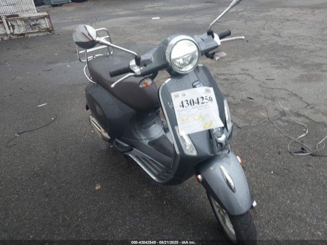  Salvage Vespa Primavera Sprint
