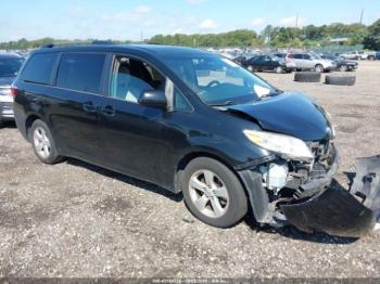  Salvage Toyota Sienna