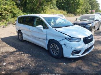  Salvage Chrysler Pacifica