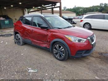  Salvage Nissan Kicks