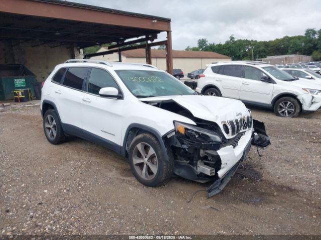  Salvage Jeep Cherokee