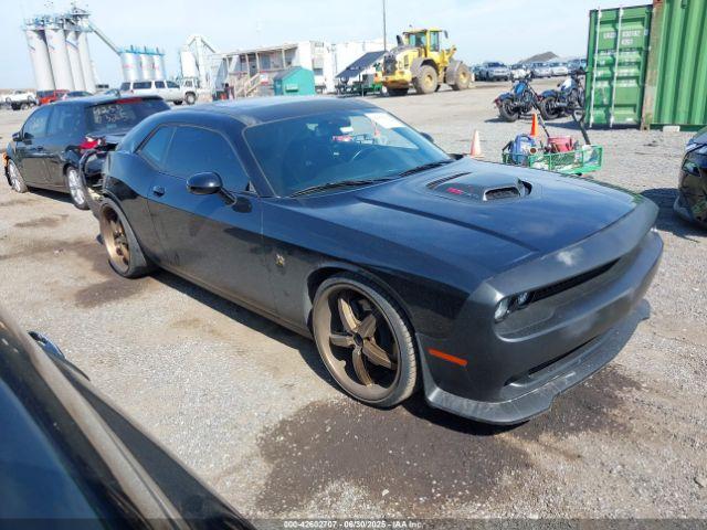  Salvage Dodge Challenger