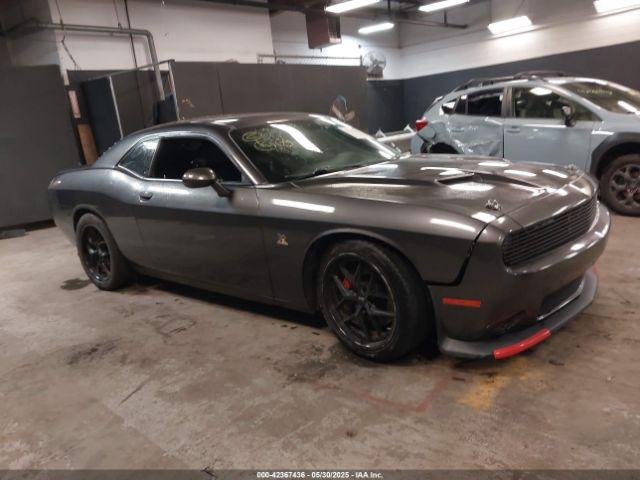  Salvage Dodge Challenger