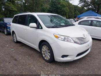  Salvage Toyota Sienna