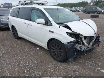  Salvage Toyota Sienna