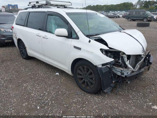  Salvage Toyota Sienna