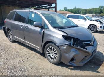  Salvage Toyota Sienna