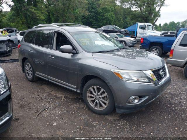  Salvage Nissan Pathfinder