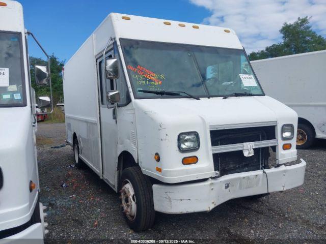  Salvage Freightliner Chassis