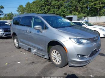  Salvage Chrysler Pacifica
