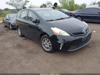  Salvage Toyota Prius v