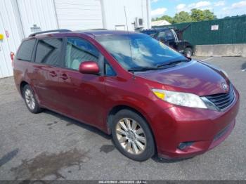  Salvage Toyota Sienna