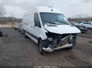  Salvage Mercedes-Benz Sprinter 2500