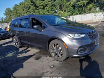  Salvage Chrysler Pacifica