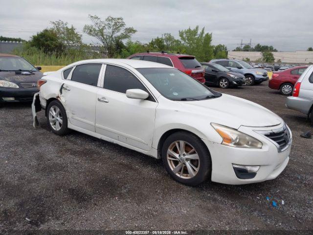  Salvage Nissan Altima