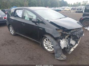  Salvage Toyota Prius v