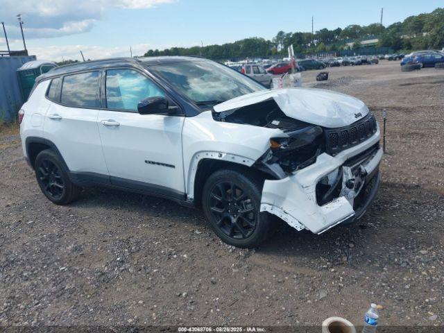  Salvage Jeep Compass