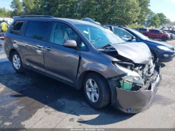  Salvage Toyota Sienna