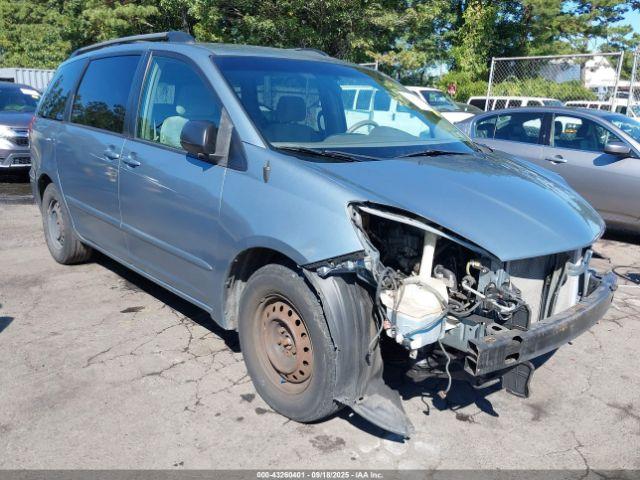  Salvage Toyota Sienna