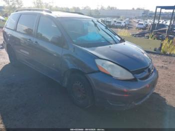  Salvage Toyota Sienna
