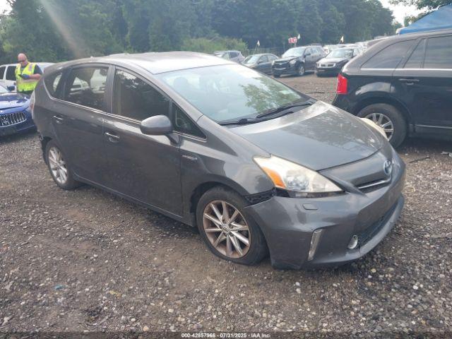  Salvage Toyota Prius v