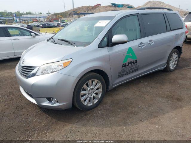  Salvage Toyota Sienna