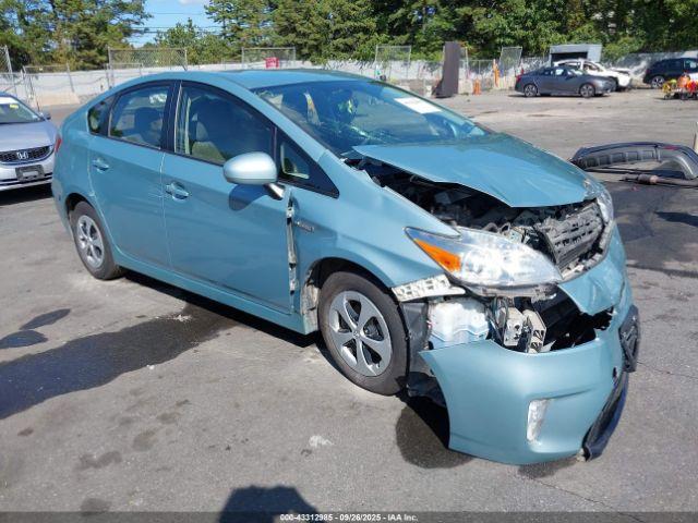  Salvage Toyota Prius