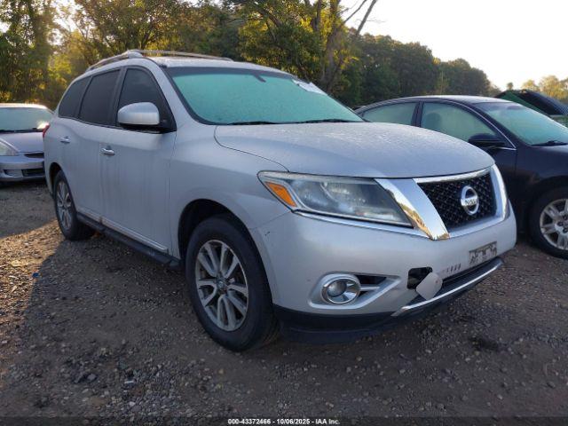  Salvage Nissan Pathfinder