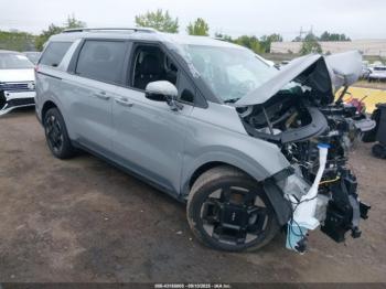  Salvage Kia Carnival