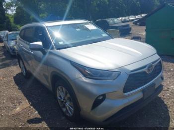  Salvage Toyota Highlander