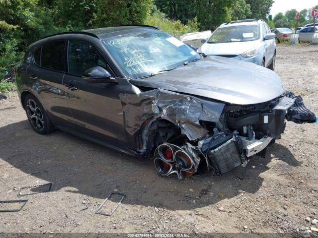  Salvage Alfa Romeo Stelvio