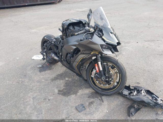  Salvage Kawasaki Zx1002