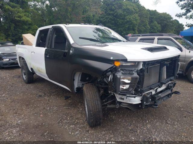  Salvage Chevrolet Silverado 2500