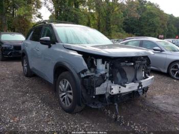  Salvage Nissan Pathfinder