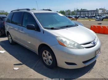  Salvage Toyota Sienna