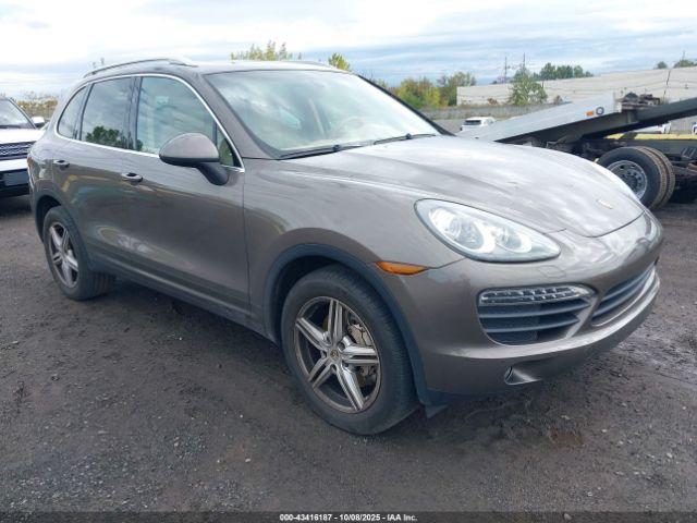  Salvage Porsche Cayenne