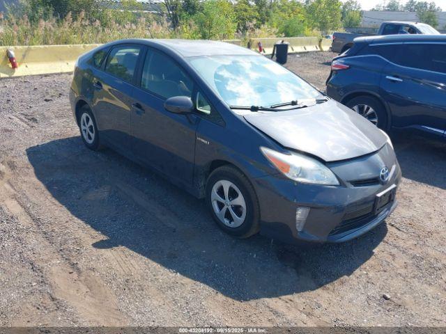  Salvage Toyota Prius