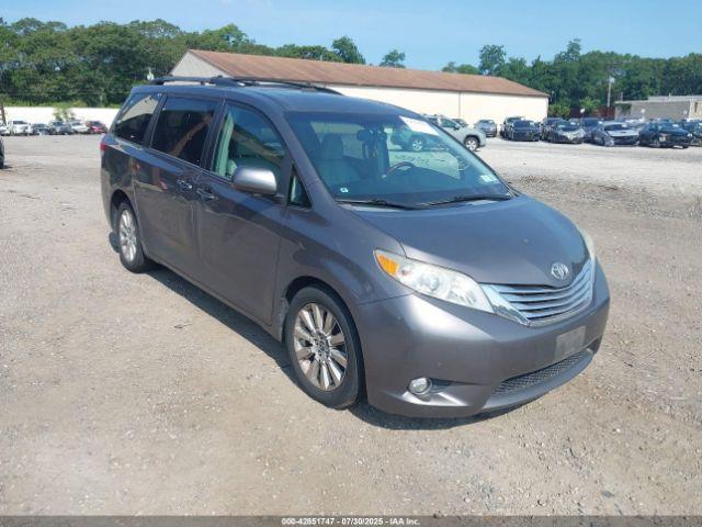  Salvage Toyota Sienna