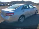 Toyota Camry Le Image 3