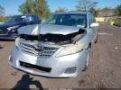 Toyota Camry Le Image 4